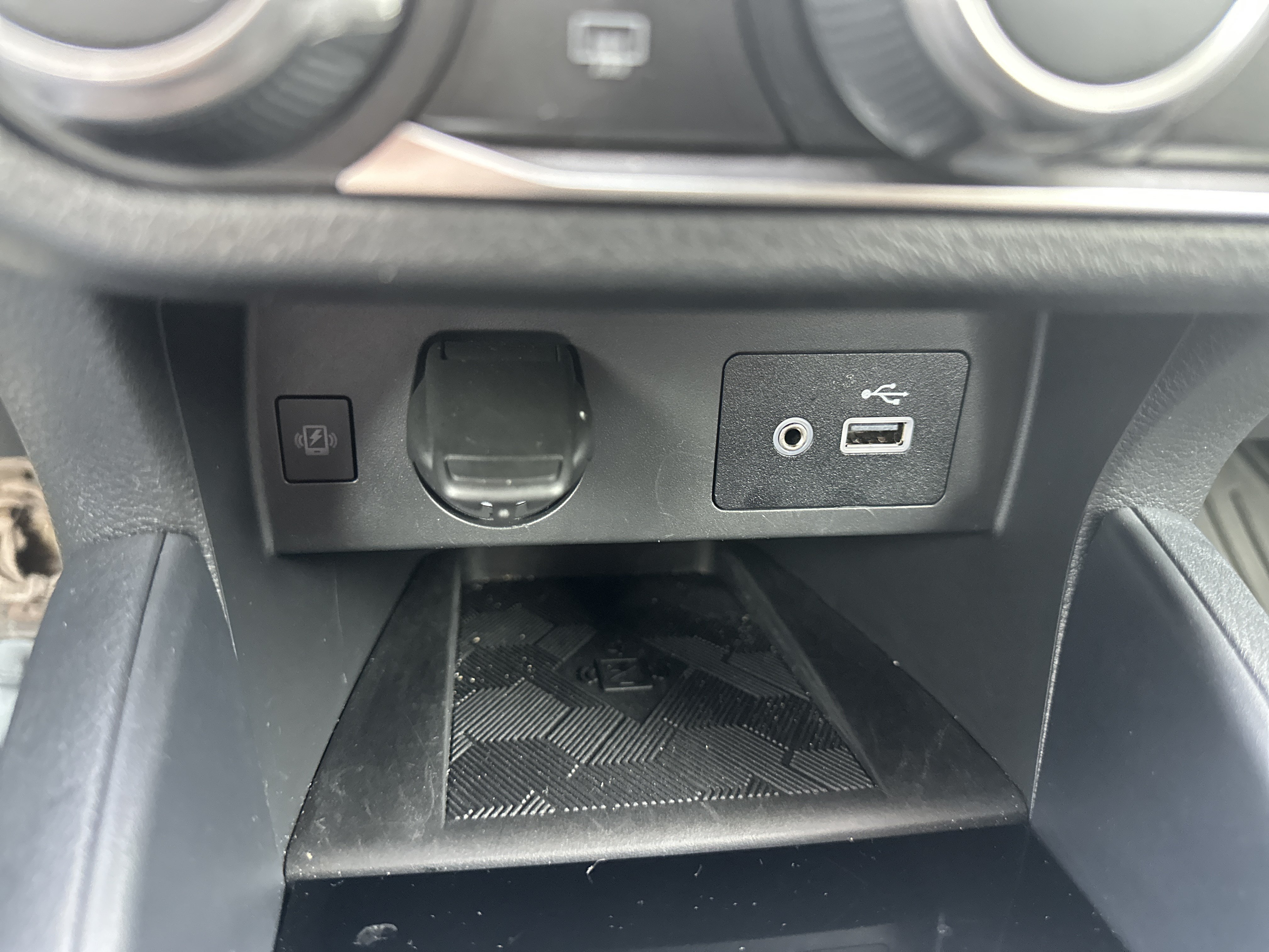 Certified 2025 Nissan Versa SV w/ Trunk Package FWD image 23