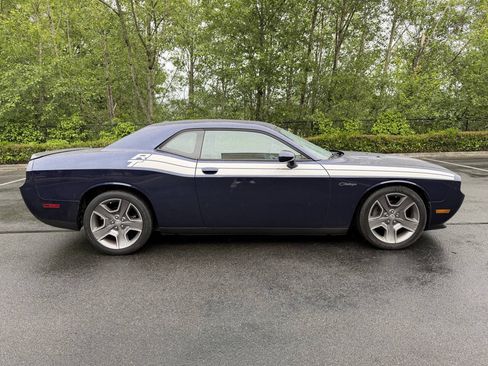Used 2013 Dodge Challenger R/T RWD image 4