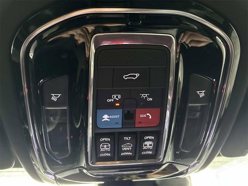 Used 2023 Jeep Grand Cherokee Overland image 35