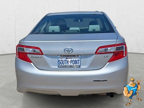 Used 2012 Toyota Camry LE image 6