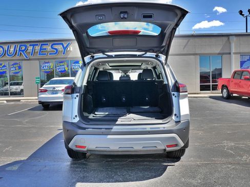 Used 2023 Nissan Rogue SV w/ SV Premium B Package image 15