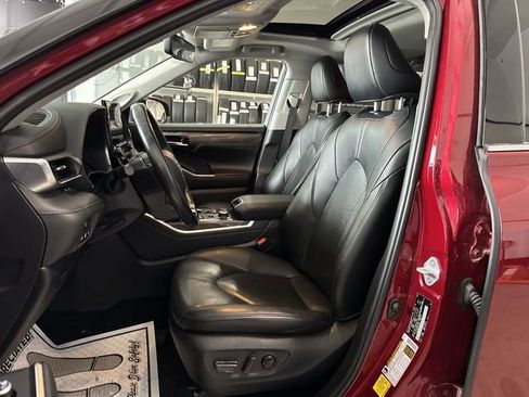 Used 2020 Toyota Highlander Limited image 20