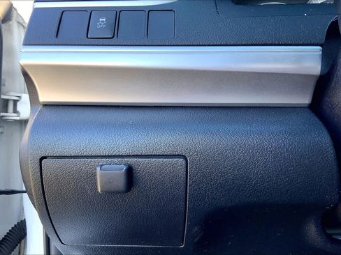 Used 2014 Toyota Camry SE image 32