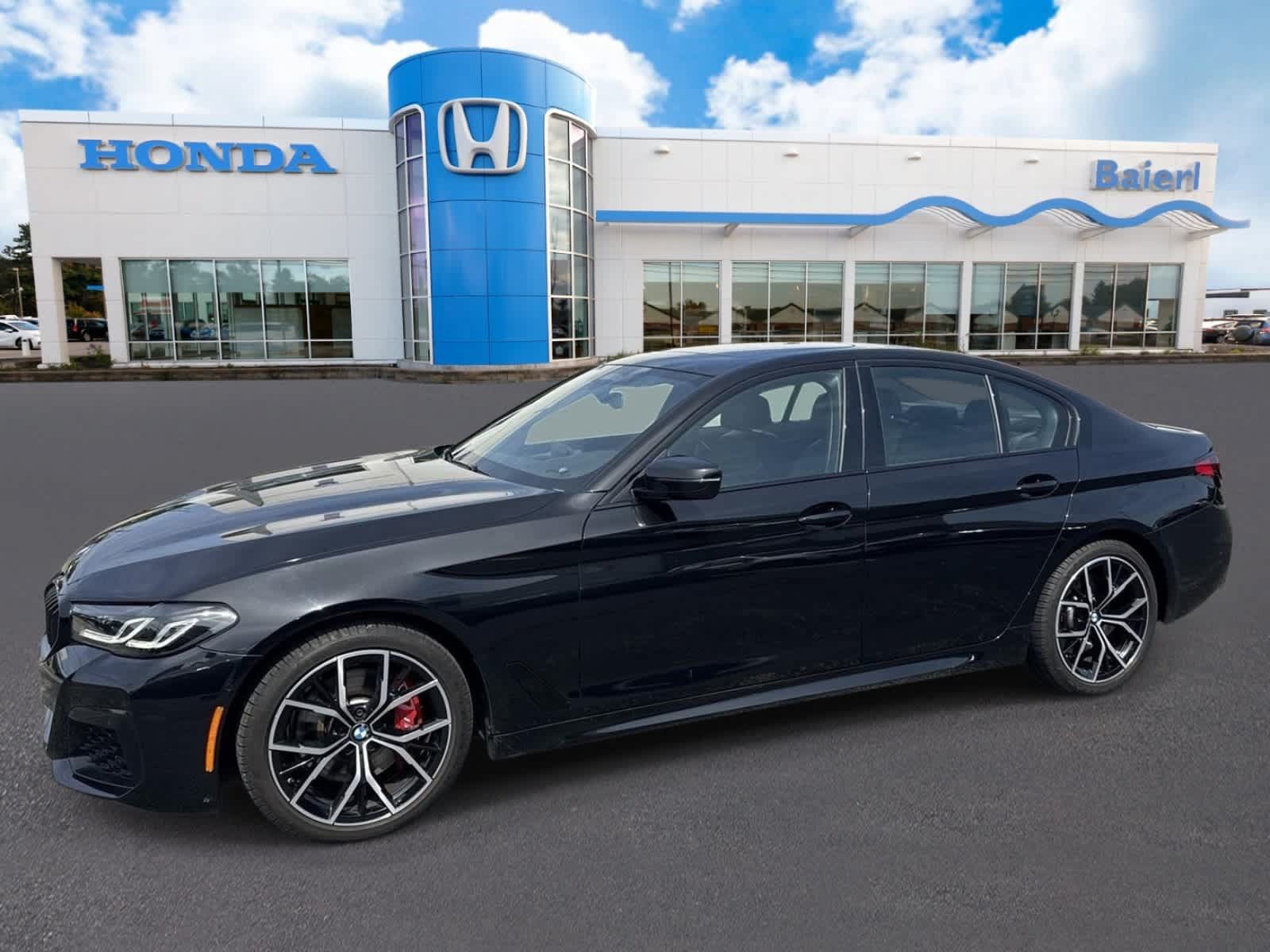 Used 2022 BMW 530i xDrive w/ M Sport Package AWD/4WD image 2