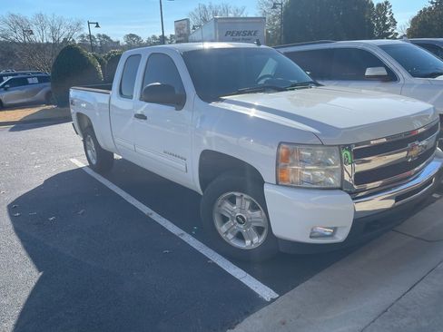 Used 2011 Chevrolet Silverado 1500 LT w/ All-Star Edition image 2