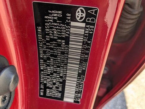 Used 2017 Toyota Corolla LE image 15