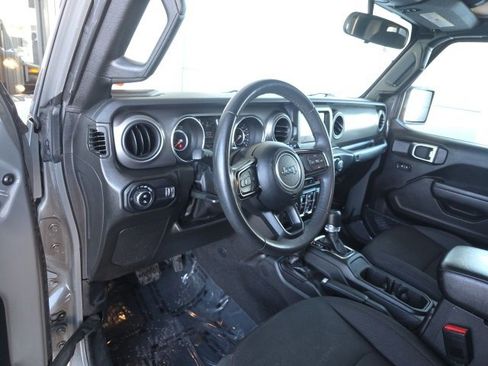 Used 2023 Jeep Gladiator Sport image 20