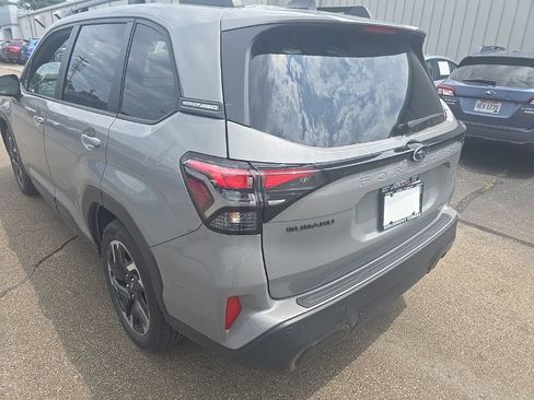 Used 2025 Subaru Forester Limited w/ Popular Package #1 AWD/4WD image 6