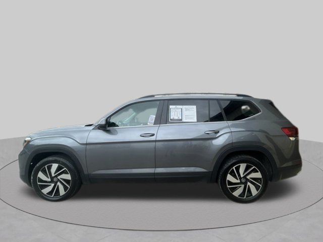 Used 2025 Volkswagen Atlas SE FWD image 2