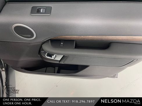 Used 2018 Land Rover Discovery HSE image 45