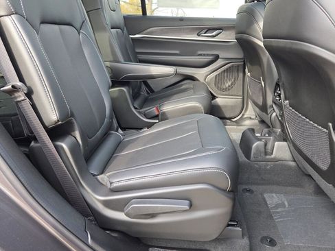 New 2025 Jeep Grand Cherokee L Limited w/ Luxury Tech Group II image 10