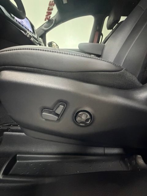 New 2027 Chrysler Pacifica Select AWD/4WD image 14