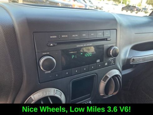 Used 2017 Jeep Wrangler Unlimited Sport AWD/4WD image 22