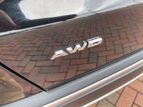 Used 2023 Cadillac XT5 Premium Luxury w/ LPO, Floor Liner Package image 13