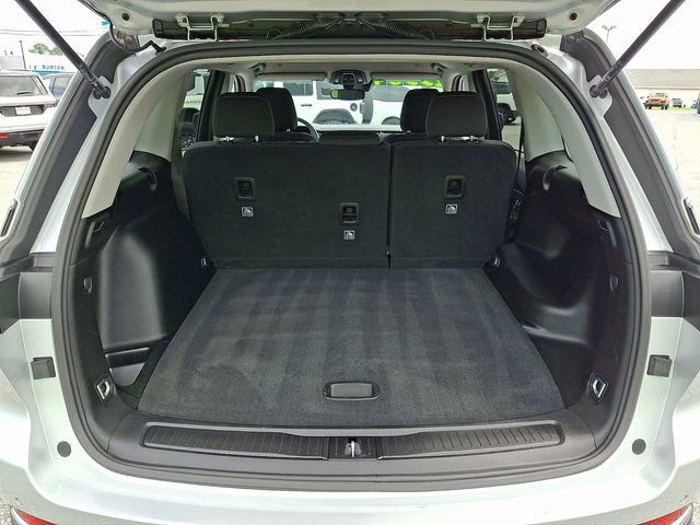 Used 2023 Jeep Grand Cherokee Laredo RWD image 27