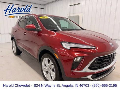 Used 2024 Buick Encore GX Preferred FWD image 1