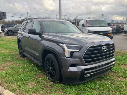 Used 2025 Toyota Sequoia Limited image 1