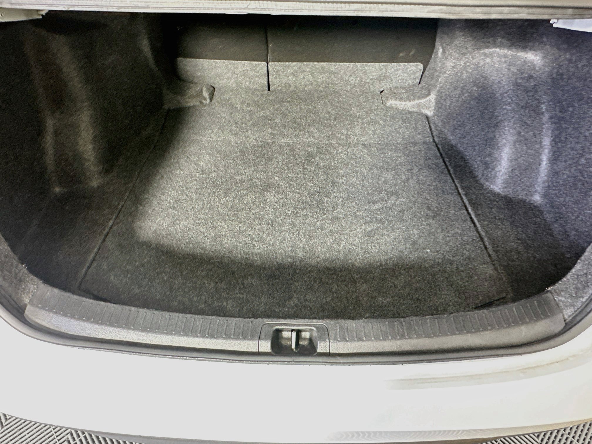 Used 2025 Toyota Corolla LE FWD image 27