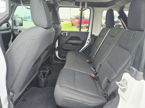 Used 2020 Jeep Wrangler Unlimited Sahara AWD/4WD image 9