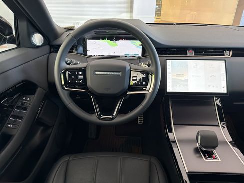 Used 2026 Land Rover Range Rover Evoque Dynamic SE AWD/4WD image 28