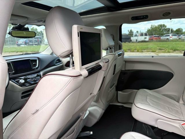 Used 2017 Chrysler Pacifica Limited w/ UConnect Theater Package FWD image 16