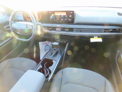New 2025 Kia K4 LXS image 14