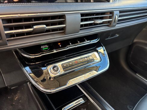 Certified 2023 Lincoln Corsair FWD w/ Equipment Group 101A image 22