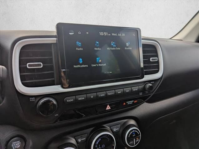 Certified 2025 Hyundai Venue Limited FWD image 17