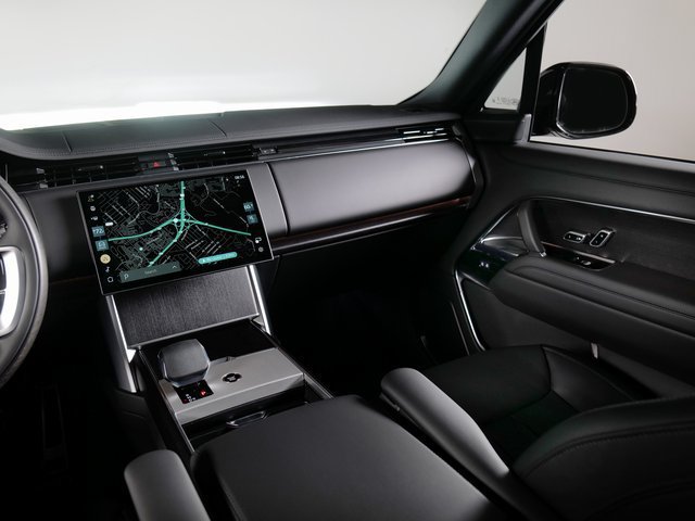 New 2026 Land Rover Range Rover Long Wheelbase SE AWD/4WD image 16