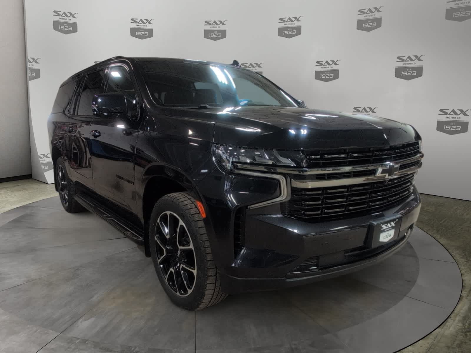 Used 2022 Chevrolet Suburban RST w/ Luxury Package AWD/4WD image 1