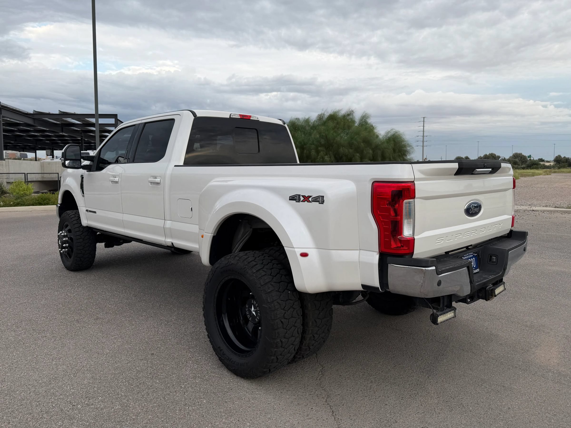 Used 2017 Ford F350 Lariat AWD/4WD image 2