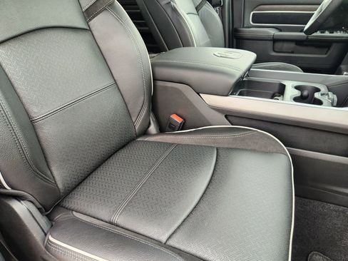 New 2026 RAM 2500 Laramie AWD/4WD image 14