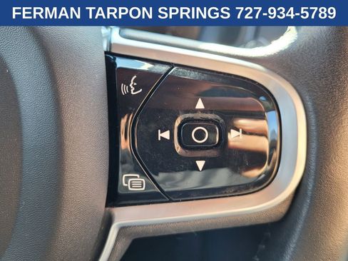 Certified 2022 Volvo XC90 T5 Momentum image 31