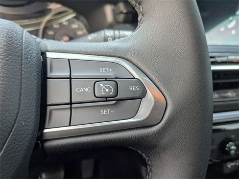 New 2026 Jeep Compass Latitude image 18