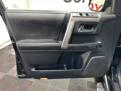 Used 2015 Toyota 4Runner Limited image 23