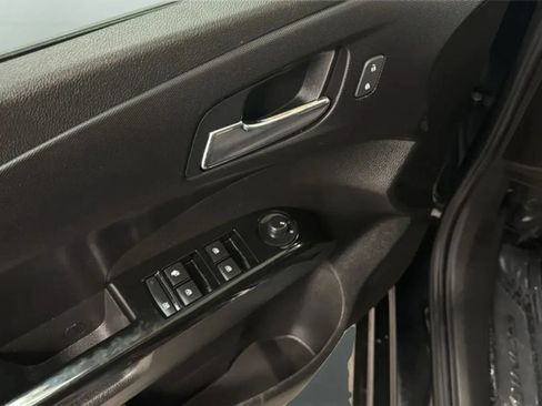 Used 2018 Chevrolet Sonic LT w/ Convenience Package FWD image 17