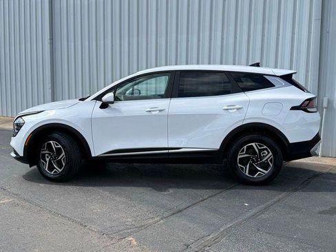 Used 2025 Kia Sportage LX AWD/4WD image 2