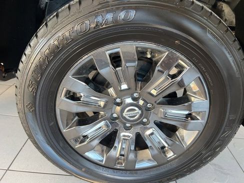 Used 2018 Nissan Titan Platinum Reserve image 8
