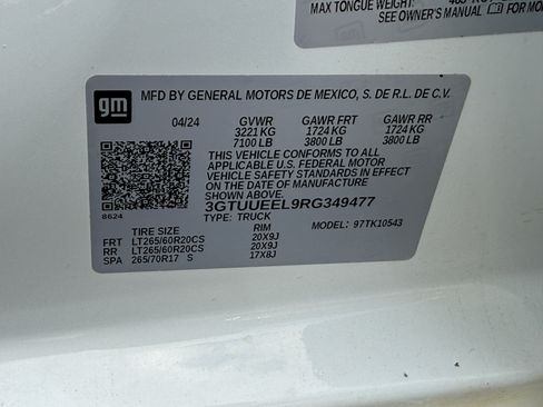 Used 2024 GMC Sierra 1500 AT4 w/ Technology Package AWD/4WD image 37