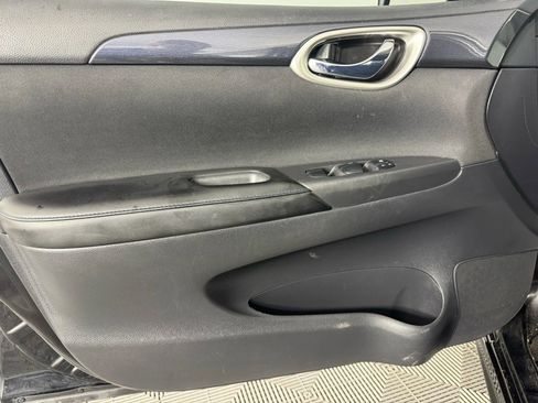 Used 2019 Nissan Sentra SR image 35