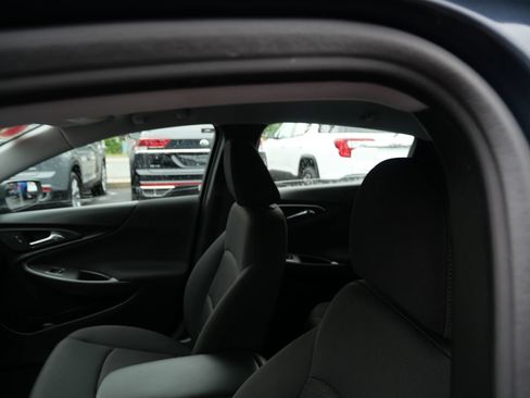Used 2020 Chevrolet Malibu LS FWD image 11