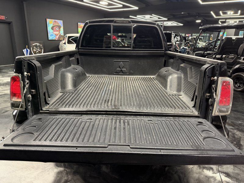 Used 2007 Mitsubishi Raider LS RWD image 17