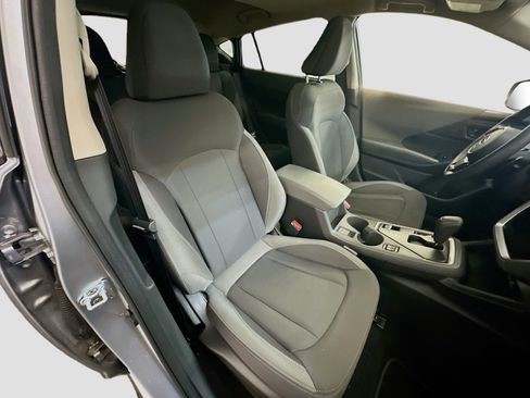 Used 2025 Subaru Crosstrek 2.0i Premium image 32