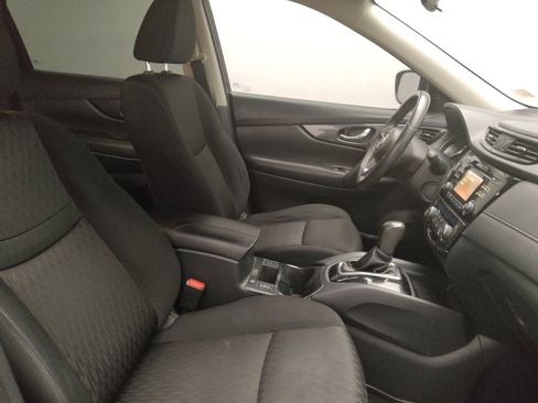 Used 2017 Nissan Rogue SV image 21