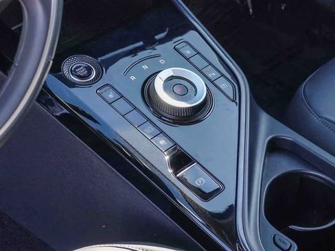 Certified 2023 Kia Niro EX image 19