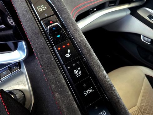 Used 2023 Chevrolet Corvette Stingray Premium Conv w/ Z51 Performance Package RWD image 48