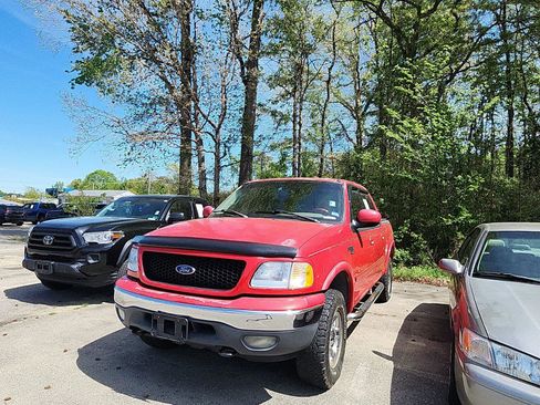 Used 2001 Ford F150 Lariat image 1
