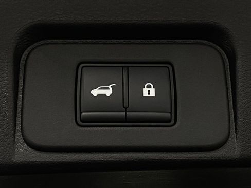 Certified 2025 Nissan Rogue SV AWD/4WD image 6