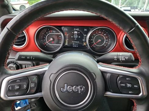 Used 2022 Jeep Wrangler Unlimited Rubicon w/ Xtreme Recon 35" Tire Package AWD/4WD image 19