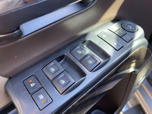 Used 2015 GMC Sierra 2500 Denali w/ Duramax Plus Package image 19